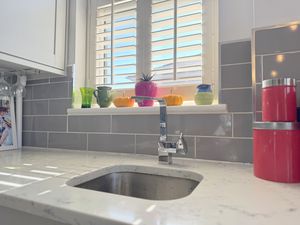 HIGH STREET- click for photo gallery